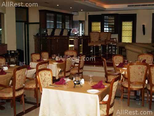 Dhow Palace Hotel 26